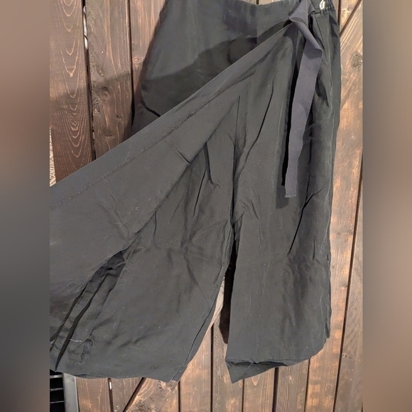 NEVEREVEN Skort/cropped wide leg pants, size - Picture 2 of 8